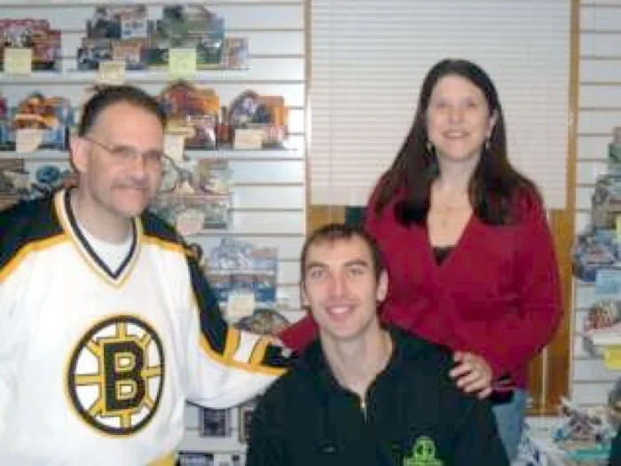 Zdeno Chara meeting fans at P&T Sports Cards